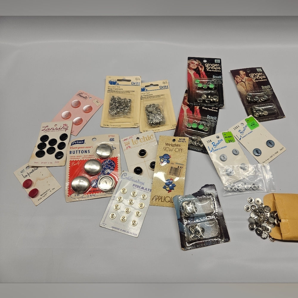 Lot of Vintage Snaps Buttons Appliques